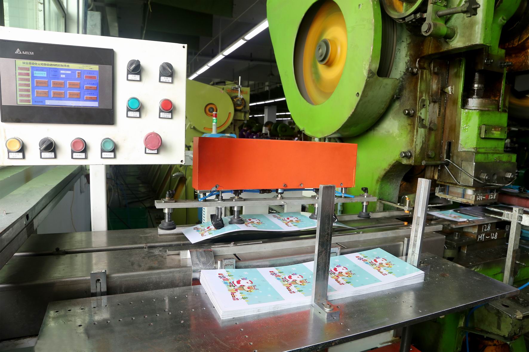printed cookie tin sheets entering forming line